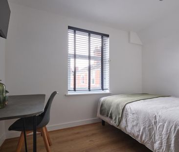 6 bedroom terraced house to rent - Photo 5