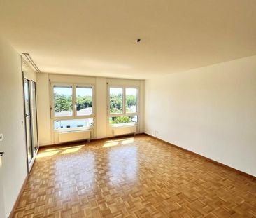 Nice 4.5 room apartment on the 2nd floor in 1260 Nyon - Photo 2