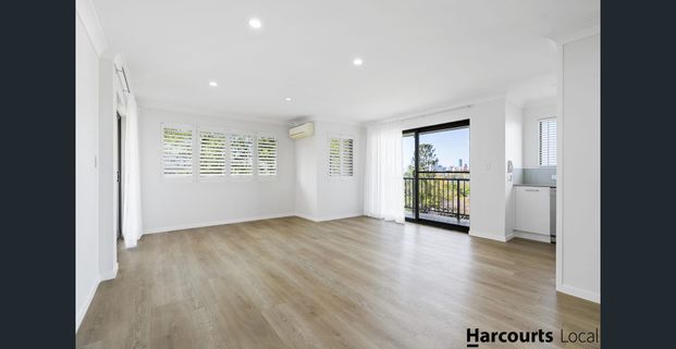 Stylishly Refreshed Unit in a Prime Toowong Location - Photo 1