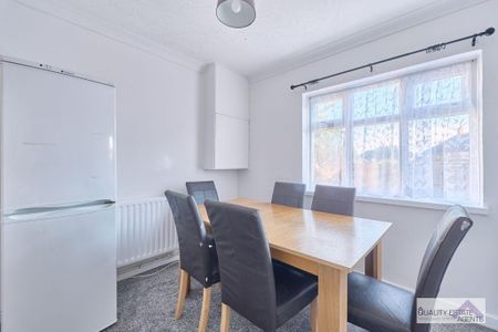 3 bedroom semi-detached house to rent - Photo 4