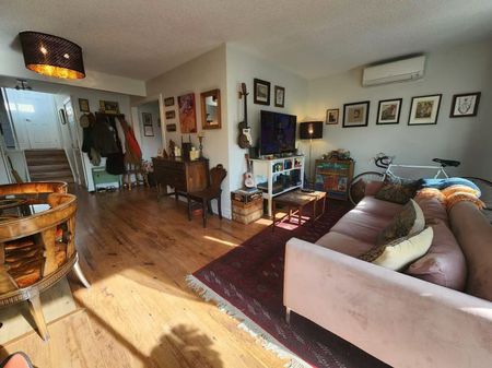 For Lease - 213 Kenilworth Avenue Unit# Upper, Toronto, Ontario - Photo 5