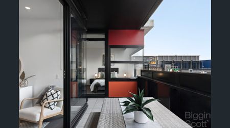 Light-Filled 2-Bedroom Apartment with Resort-Style Amenities in Prime Location - Photo 3