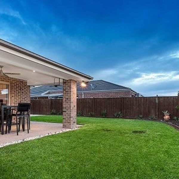 Spacious Modern Family Home in Pakenham - Photo 1