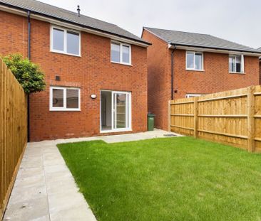 Great Oldbury Drive, Stonehouse, Gloucestershire, GL10 - Photo 3