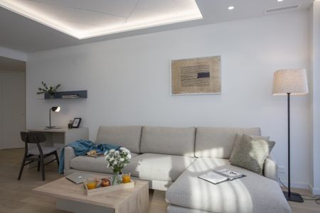 Luminoso y amplio piso de 2 habitaciones - Photo 3