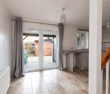 3 bedroom link detached house to rent - Photo 2