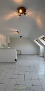 Te huur, lichtrijk 1 slaapkamer appartement op de bovenste verdieping in het centrum van Ronse - Photo 3