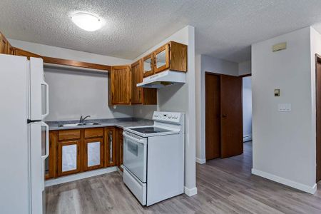 2 Bedroom - Photo 5