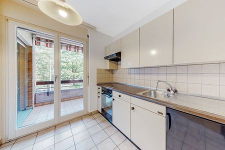 2.5 locali spaziosi in zona strategica con autorimessa - Foto 3