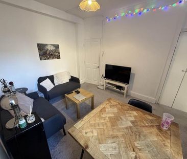 4 bedroom house to rent - Photo 2