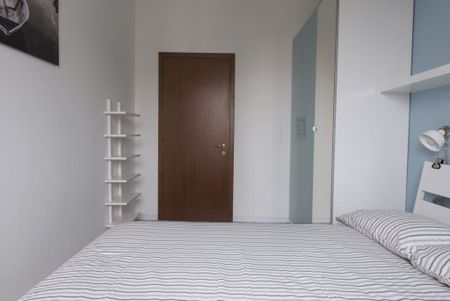 Via Federico Engels, Milan, Lombardy 20153 - Photo 4