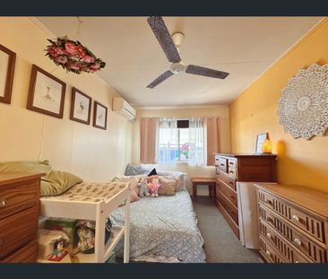 3 Bedroom, 1 Bathroom Backs onto High School - Photo 6