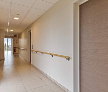 Serviceflat te huur in Sint-Pieters voor € 720 met 1 slaapkamer - Foto 1