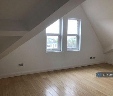 1 bedroom penthouse to rent - Photo 2