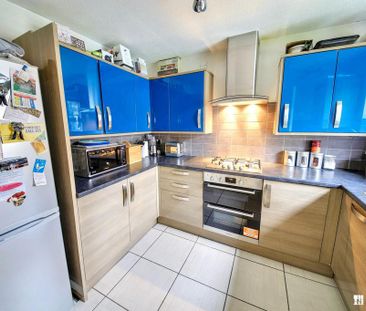 3 bedroom semi-detached house to rent - Photo 6