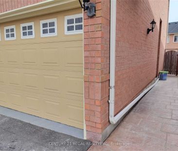 Detached Home For Lease | E8138964 - Photo 4