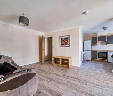 Alencon Link, Basingstoke, RG21 - Photo 4