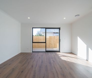 Beautiful Near New Townhouse - Photo 6