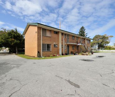 3 Bedroom Ground Floor Unit - Photo 3