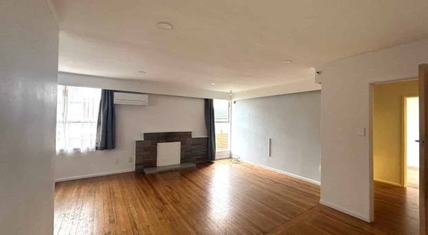 Four bedroom with fenced section - Photo 1