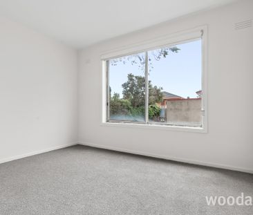 Thornbury Living! - Photo 4