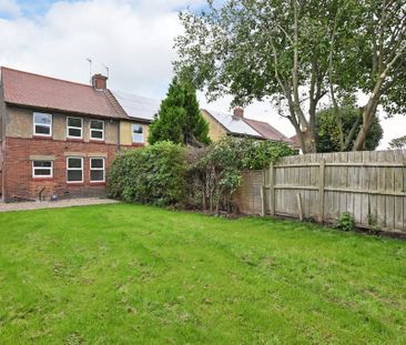 3 bedroom semi-detached house to rent - Photo 6