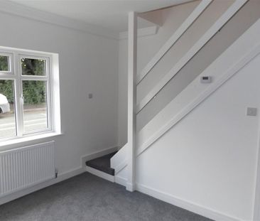 3 bedroom semi-detached house to rent - Photo 4
