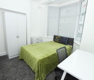 5 bedroom terraced house to rent - Photo 4