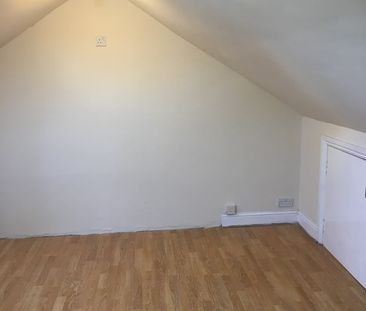 Studio Flat, Woodlands Road, IG1 - Photo 3