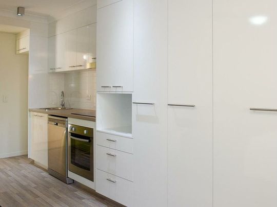 MODERN STUDIO APARTMENT - Photo 1