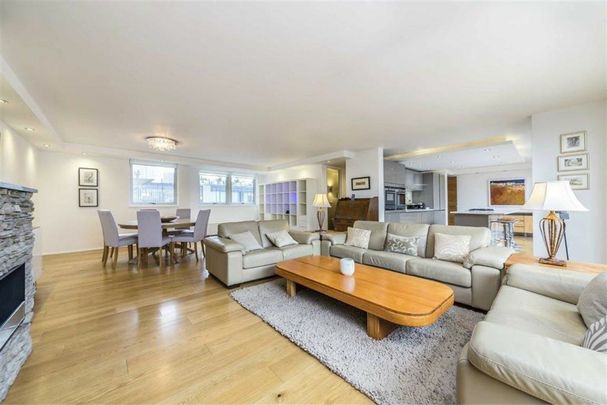 Upper Ground, Waterloo, SE1 - Photo 1