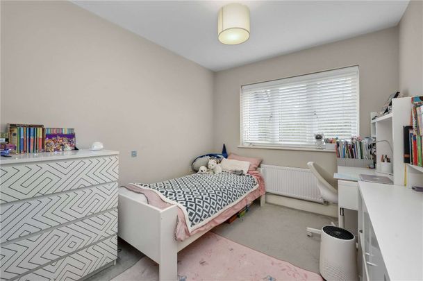 Modern four bedroom home with a private garden, within close proximity to Walton-On-Thames and Hersham. - Photo 1