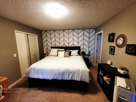 190 Santana Crescent - Photo 3