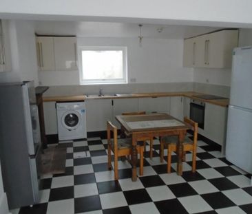 6 bedroom terraced house to rent - Photo 3
