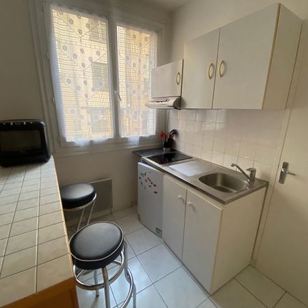 Location Appartement 1 pièce 22m² - Photo 3