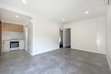 Sought-After Bowen Street Location - Photo 2