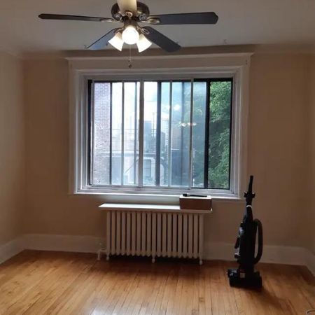 Un grand 5½ à NDG (Village Monkland) - A spacious 5½ apartment in NDG (Monkland Village) just steps from Villa-Maria metro, available for July. - Photo 4