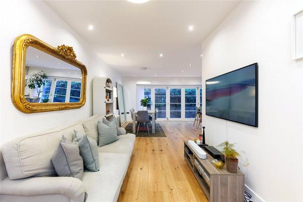 4 bedroom end of terrace house to rent - Photo 1