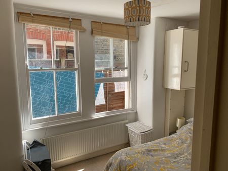 2 Bed Flat, Garratt Terrace, SW17 - Photo 5