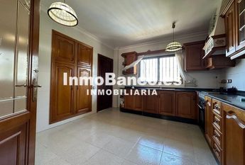 Luxury Villa for rent in Chiva, Spain