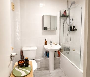 2 Bed Maisonette, Well St, E9 - Photo 5