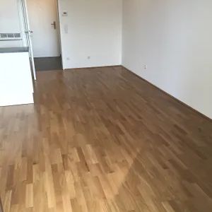 Sonnige, ruhige 2-Zimmer-Wohnung mit großem Balkon, Klimaanlage & Hoflage - Photo 3