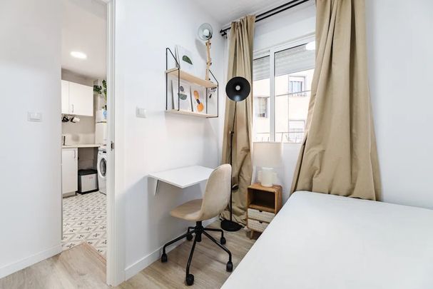 Carrer dels Sants Just i Pastor, Valencia, Valencian Community 46021 - Photo 1