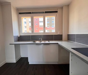 Location Appartement 3 pièces 60m² PETIT COURONNE 76650 - Photo 3