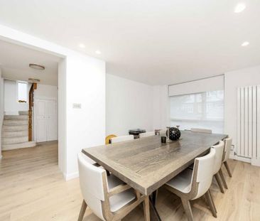 4 bedroom detached house to rent - Photo 2