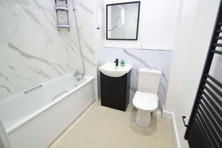 Tideslea Path, London, SE28 - Photo 5