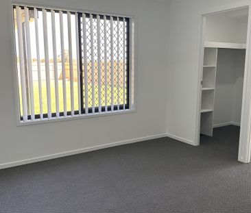 BRAND NEW 4 BEDROOM HOME - Photo 4