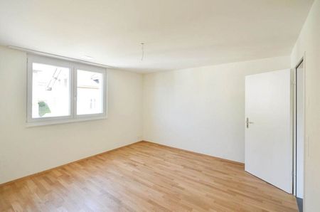 SCHÖNE 4.5 Zimmer-Wohnung mit viel Platz - Foto 5