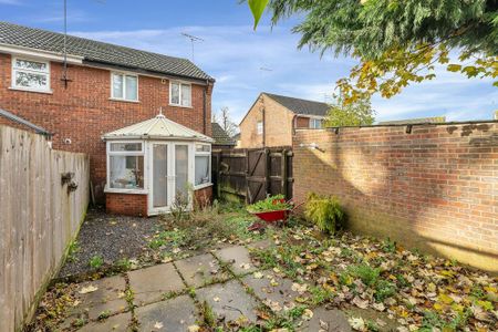 2 bedroom end of terrace house to rent - Photo 5