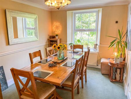 4 bedroom detached house to rent - Photo 2